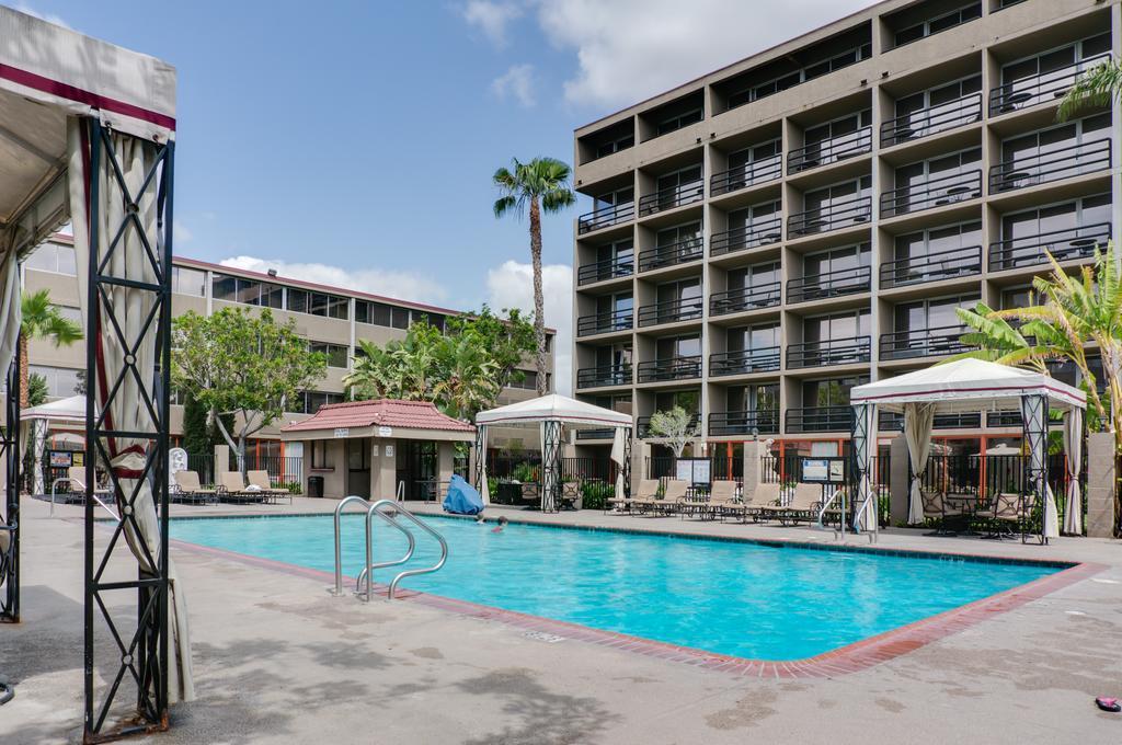 Howard Johnson By Wyndham Fullerton/Anaheim Conference Cntr Eksteriør bilde