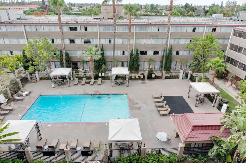 Howard Johnson By Wyndham Fullerton/Anaheim Conference Cntr Eksteriør bilde