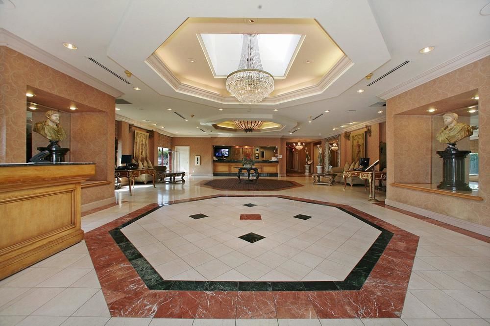 Howard Johnson By Wyndham Fullerton/Anaheim Conference Cntr Eksteriør bilde